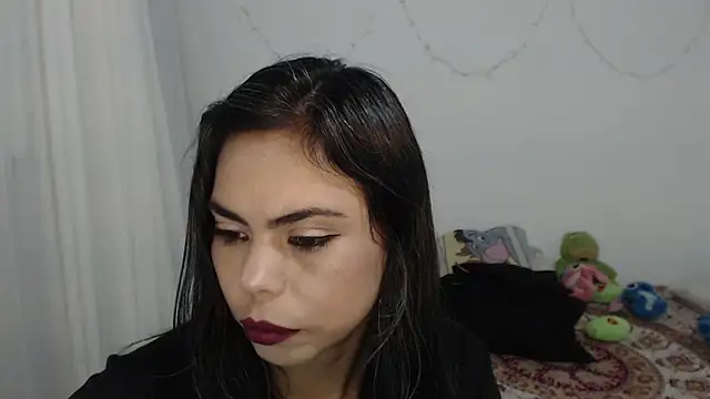 ms_megan_shadow's Live Chat Room