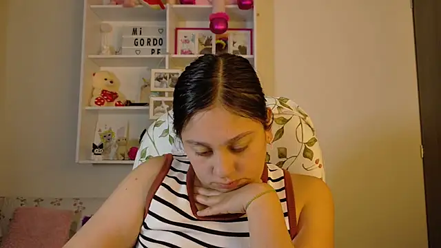 KOREN_JALAA Adlı Modelin Canlı Sohbet Odası
