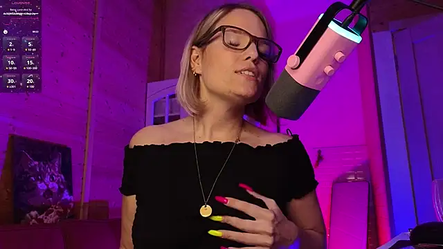 Lady_Shine Adlı Modelin Canlı Sohbet Odası