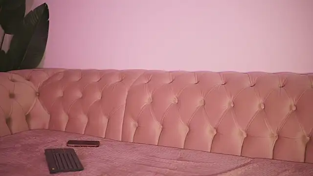 GiaInked's Live Chat Room