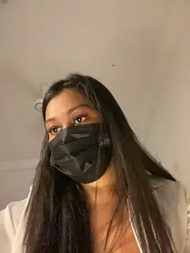 Anjelina__Jolie__ Adlı Modelin Canlı Sohbet Odası