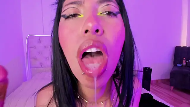 Nina_fox_0691 Adlı Modelin Canlı Sohbet Odası