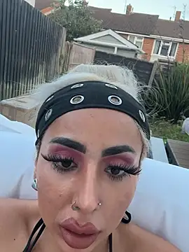 zara_bellexx – Naživo chatovacia miestnosť