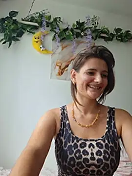 غرفة دردشة Nika_aa المباشرة