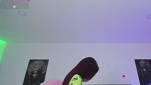 חדר צ'אט בשידור חי של SaradaParker