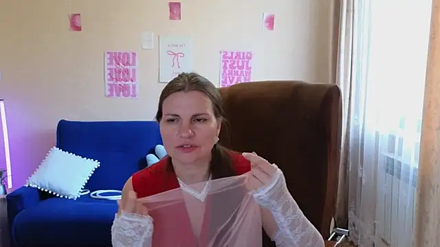 Mirabelle_Velvet Adlı Modelin Canlı Sohbet Odası
