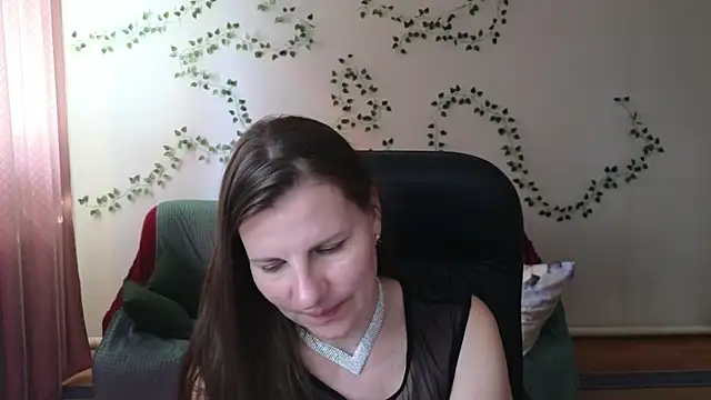 Mirabelle_Velvet's Live Chat Room