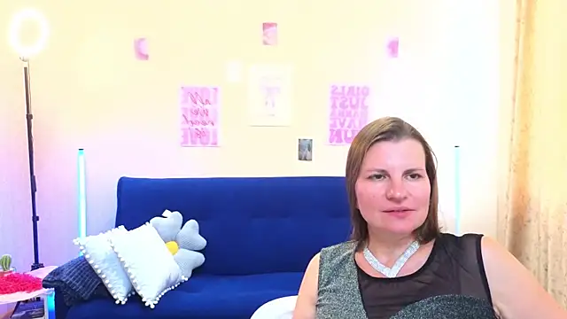 Pokój czatu na żywo – Mirabelle_Velvet
