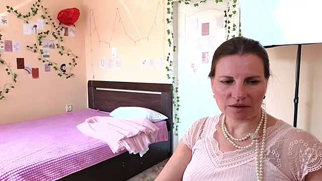 Živá chatovací místnost Mirabelle_Velvet