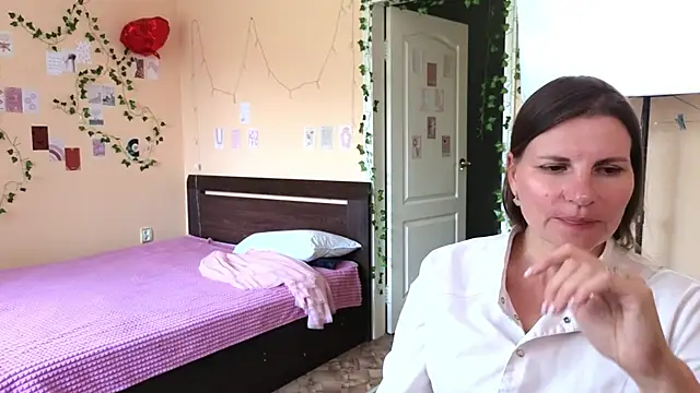 Živá chatovací místnost Mirabelle_Velvet