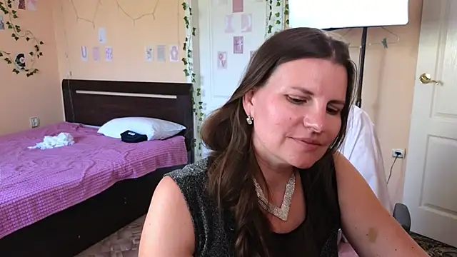 Mirabelle_Velvet Cameră chat live