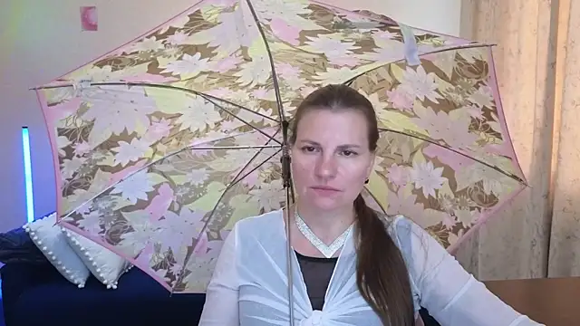 Chat soba uživo modela Mirabelle_Velvet