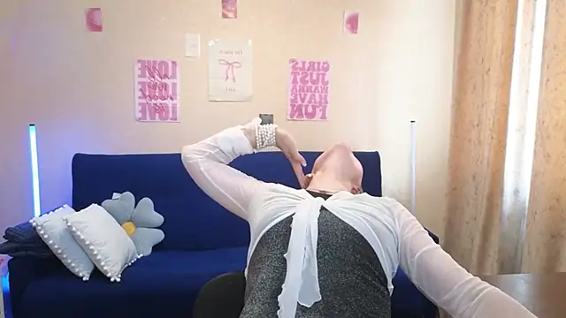 ห้องแชทสดของ Mirabelle_Velvet