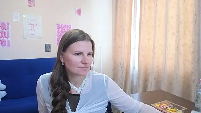 Živá chatovací místnost Mirabelle_Velvet