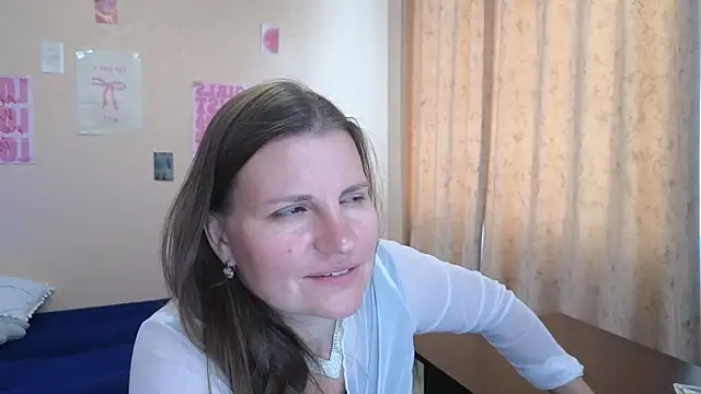 Mirabelle_Velvet Cameră chat live