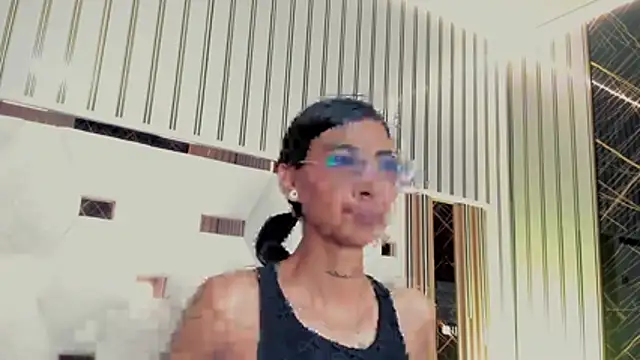 חדר צ'אט בשידור חי של KarlaSlutSkinny__