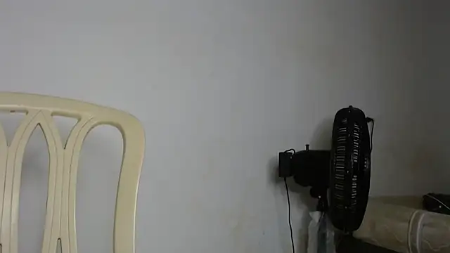 drako_monster Adlı Modelin Canlı Sohbet Odası
