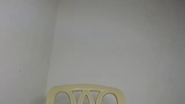 Chat soba uživo modela drako_monster