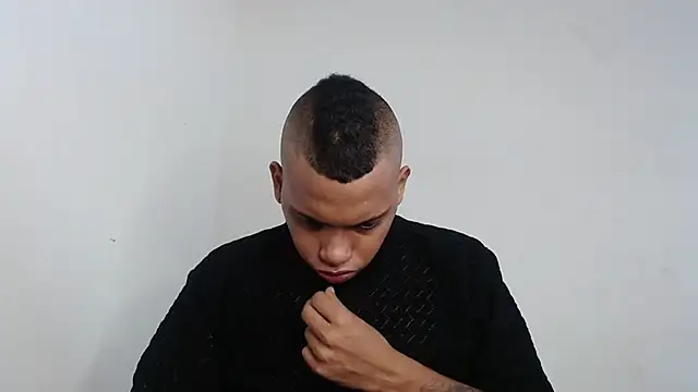 drako_monster Adlı Modelin Canlı Sohbet Odası