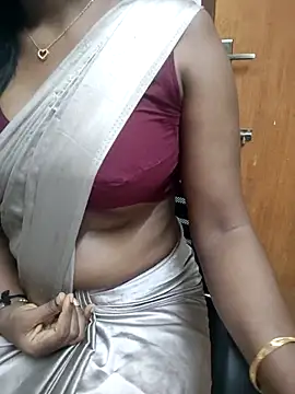Tamilmallu-duskygirl03 Adlı Modelin Canlı Sohbet Odası