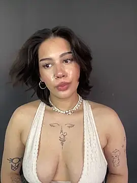 غرفة دردشة LoraShines المباشرة