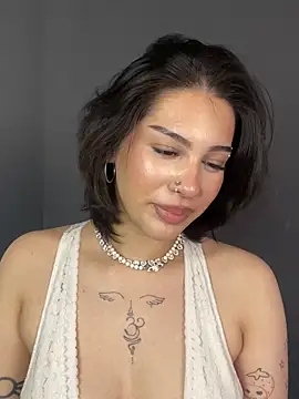 LoraShines Live chatroom