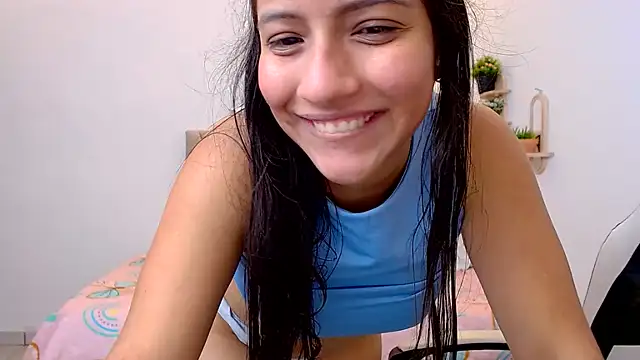 חדר צ'אט בשידור חי של zara_cute