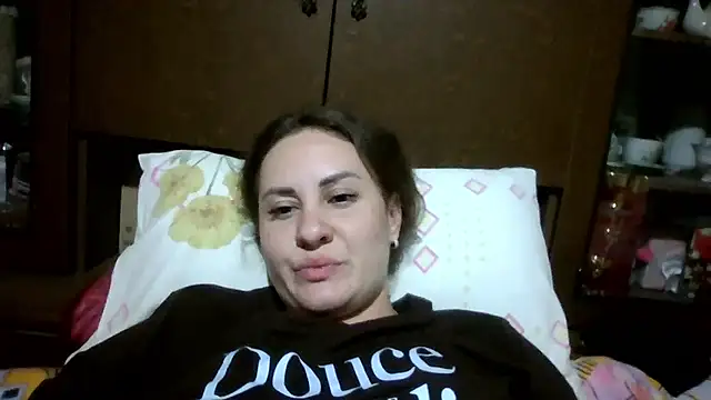 MeadowEyes Cameră chat live