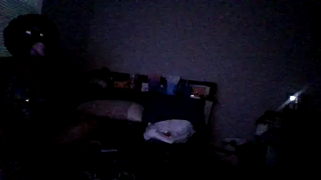 Chat soba uživo modela BedazedFirefly