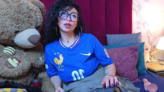 غرفة دردشة CHIARAJJONES المباشرة