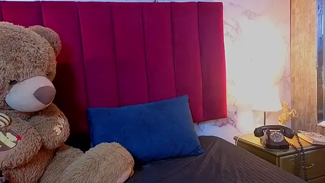 CHIARAJJONES Live Chatraum