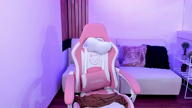 Živá chatovací místnost EmmaMyers1