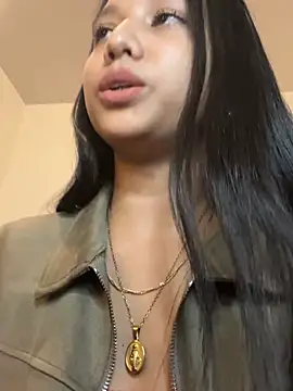 Maria_stella Adlı Modelin Canlı Sohbet Odası