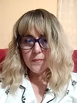 חדר צ'אט בשידור חי של Amelialove42