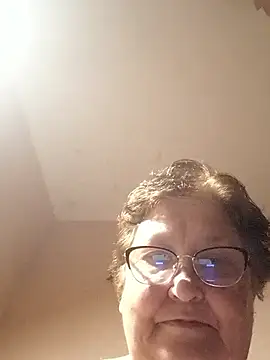 Katherine735 Adlı Modelin Canlı Sohbet Odası