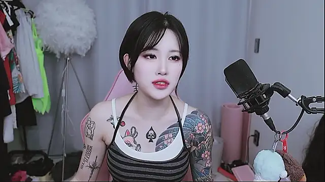 Chat soba uživo modela MISA_02