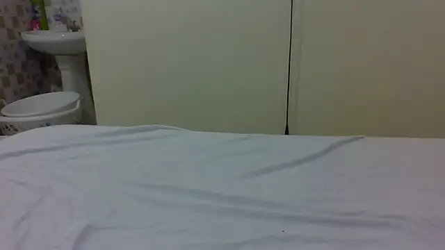 PeachModeOn Adlı Modelin Canlı Sohbet Odası