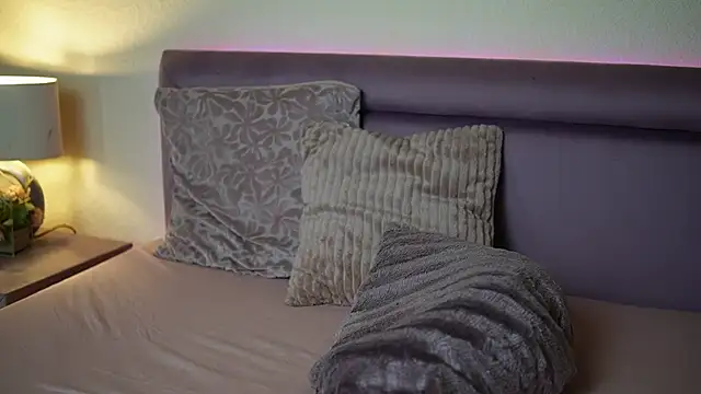Chat soba uživo modela JoelleApril
