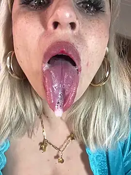 חדר צ'אט בשידור חי של Adeline_1