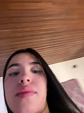 LunaMoore_Pinkn Live chat-huone