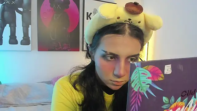 חדר צ'אט בשידור חי של HollyPeach