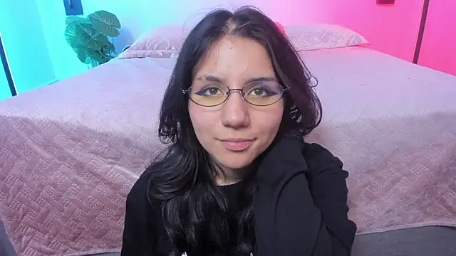 HollyPeach чат на живо