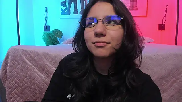 HollyPeach's Live Chat Room