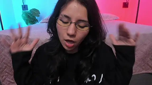 HollyPeach – live chatrum