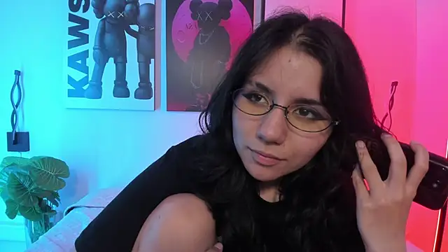 HollyPeach live-chat rom