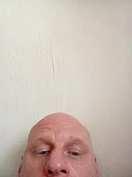 RaspuT002's Live Sex Cam Show