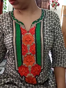 Tanha18 লাইভ চ্যাট রুম