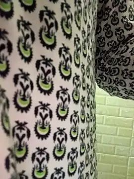 Sala de chat en directo de Tanha18