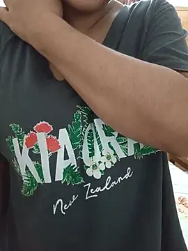 Chat soba uživo modela Tanha18