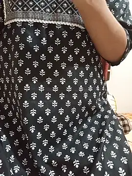 Tanha18 লাইভ চ্যাট রুম